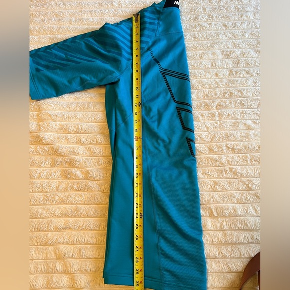 Nike Pro mock neck compression shirt - Picture 8 of 8